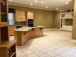 13614 Champions Centre Dr, Houston TX  77069-2224 exterior