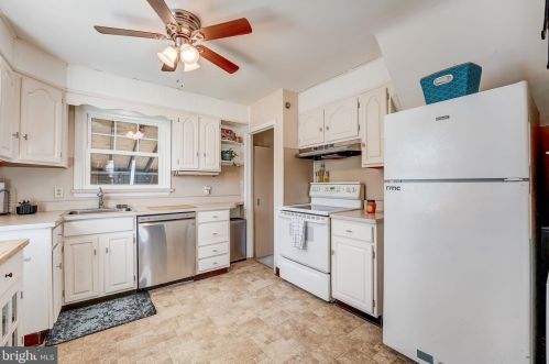 4112 Woodland Ave, Chester PA 19015-1628 exterior