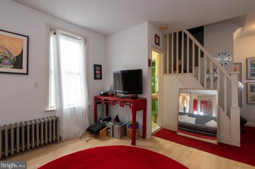 829 Catharine St, Philadelphia PA 19147-2716 exterior