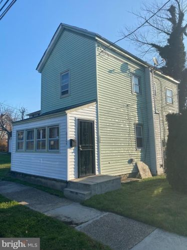 6124 Clayton Ave, Camden, NJ 08109-1303