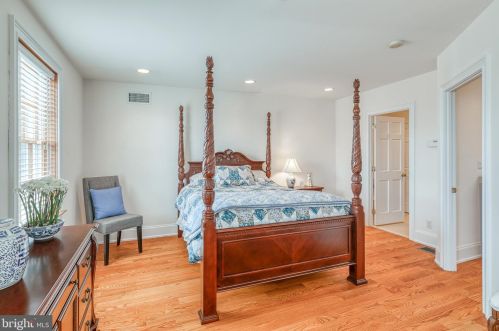 124 Bainbridge St, Philadelphia PA 19147-1866 exterior