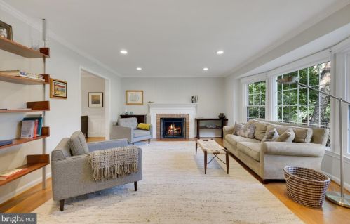 11601 Magruder Ln, Rockville MD 20852-4369 exterior