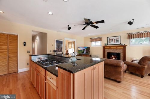 14 Glendale Ave, Alexandria VA 22301-2403 exterior