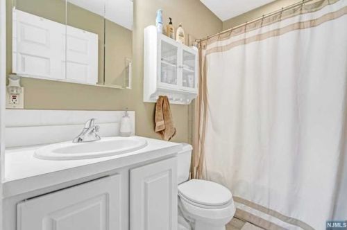 5 Sunset St, Dumont NJ 07628-1506 exterior