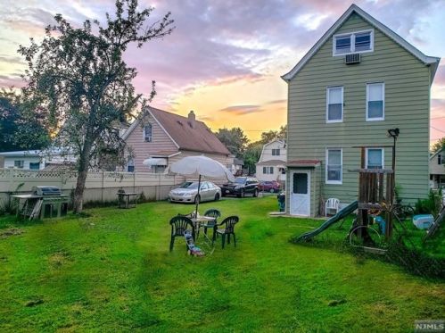 26 Willard St, Outwater, NJ 07026-3310