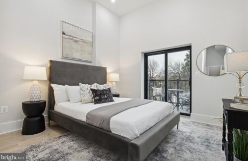 1416 A St, Washington DC  20003-1523 exterior