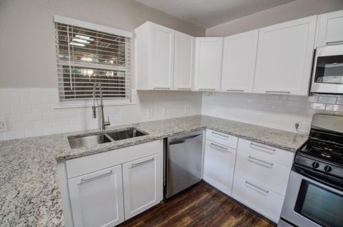 1308 Bob Harrison St, Austin TX  78702-1136 exterior