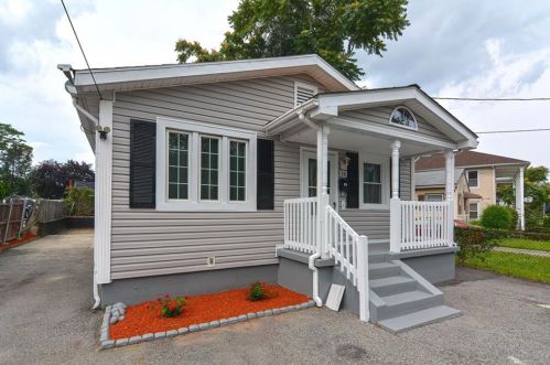 38 Berkshire St, Providence, RI 02908-2503