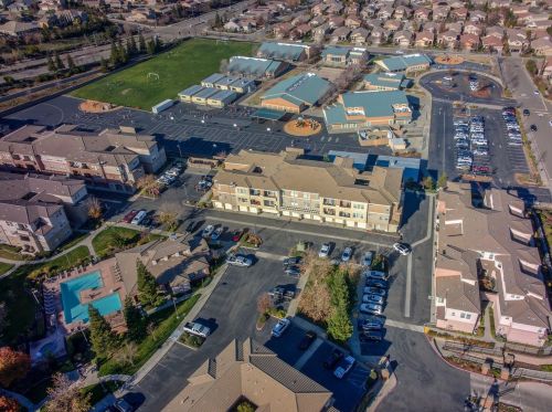 300 Moon Cir, Folsom CA 95630-4102 exterior