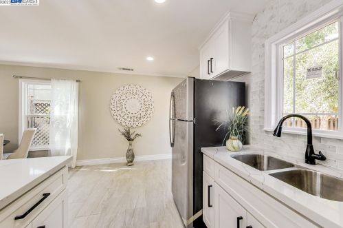 1946 6th St, Concord CA  94519-2216 exterior