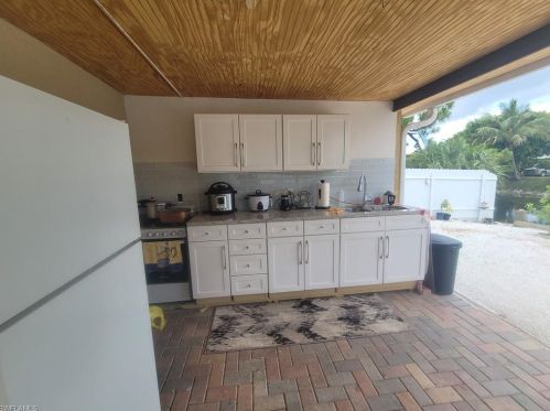 5403 25 Pl, Naples FL 34116-7501 exterior