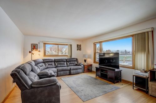 3006 Ruskin St, Milwaukee, WI 53215-4218