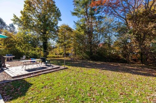 16 Angel Pl, North Haven CT 06473-2402 exterior