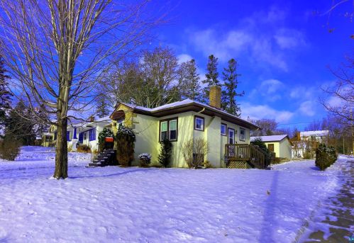 4031 Robinson St, Duluth MN 55804-2110 exterior