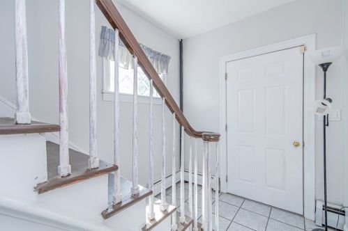 13 Ashwood St, Worcester MA 01604-3831 exterior