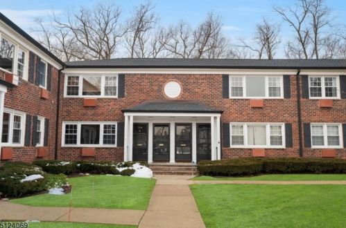 306 Pitney Pl, Morristown, NJ 07960-6195