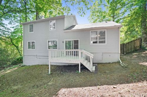 5576 Ln Fleur Trl, Lithonia GA 30038-2843 exterior