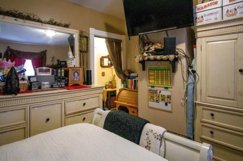 13 Beckside Rd, Providence RI 02911-1010 exterior