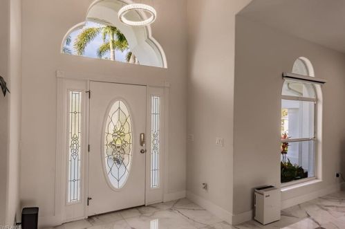 5555 Cynthia Ln, Naples FL 34112-5454 exterior