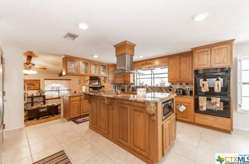 309 Rolling Oaks Ln, San Antonio TX 78253-5354 exterior