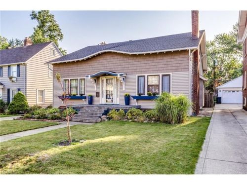 1653 Chesterland Ave, Cleveland OH  44107-4801 exterior