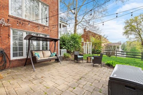 2351 Berkshire Dr, Pittsburgh PA  15241-2445 exterior