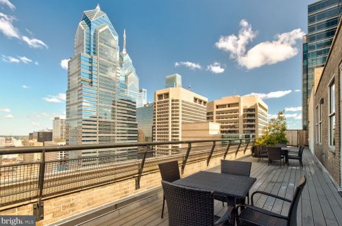 111 15th St, Philadelphia PA  19102-2625 exterior