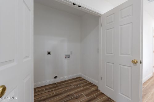 1121 Bethany Home Rd, Phoenix AZ  85014-2229 exterior