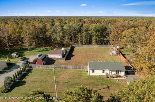 626 Berkeley Ave, Berkeley Township NJ 08721-3703 exterior