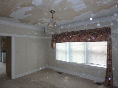 8151 Euclid Ave, Chicago, IL 60617-1036