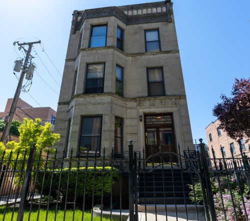 815 Wellington Ave, Chicago, IL 60657-9240