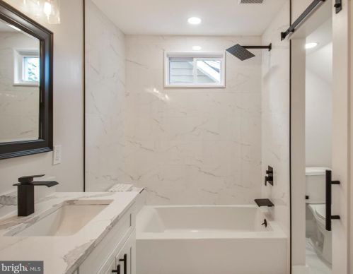 2911 17th St, Washington DC  20018-1825 exterior