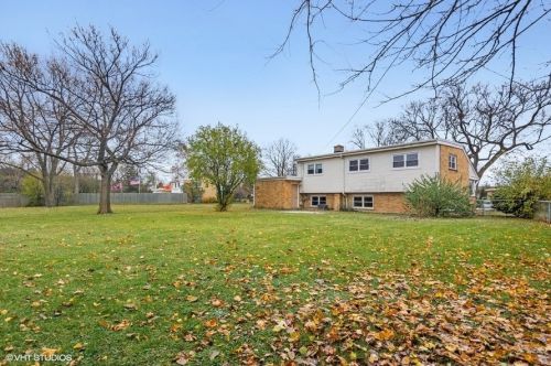 447 Park Ave, Elmhurst, IL 60126-3609