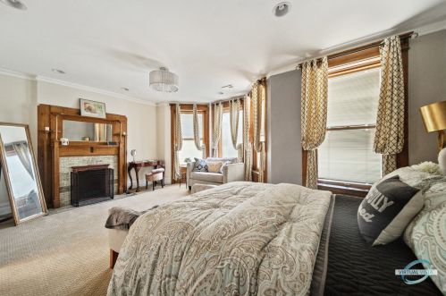 1529 Marquette Rd, Chicago IL 60637-4318 exterior