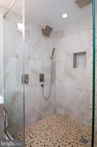 1144 4 St, Philadelphia PA 19133-3208 exterior