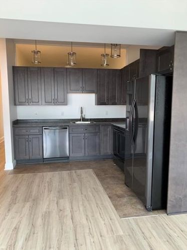 218 Highland Ave, Pittsburgh PA  15229-1717 exterior