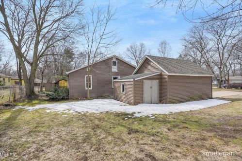 3644 Balsam Ave, Grand Rapids MI 49525-2472 exterior