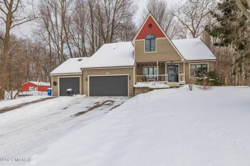 1360 Crooked Lk Dr, Kalamazoo MI 49009-8950 exterior