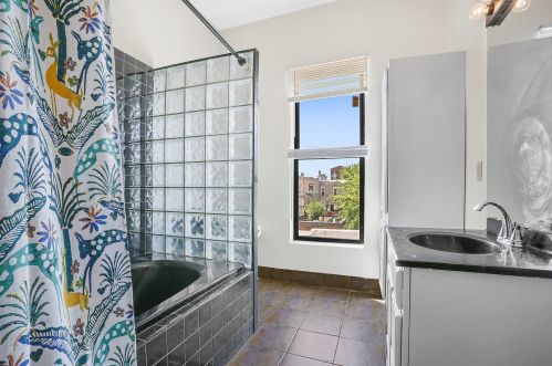 2433 Flournoy St, Chicago IL  60612-3520 exterior