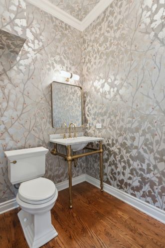 2759 Bosworth Ave, Chicago IL 60642-2341 exterior