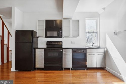 249 10th St, Philadelphia PA  19107-5751 exterior