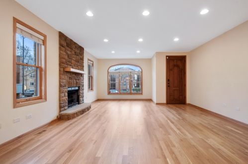 2712 Bryn Mawr Ave, Chicago IL 60659-4414 exterior