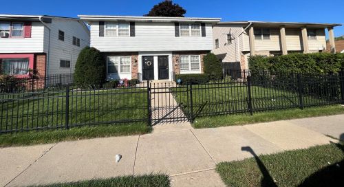 5863 76th St, Milwaukee, WI 53218-1837