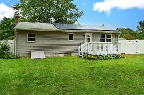 18 Westerly Dr, Enfield CT 06082-4031 exterior