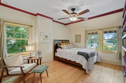 2414 Jarvis St, Milwaukee WI  53211-2128 exterior