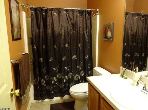 714 Wendover Ct, Dover, NJ 07869-1647