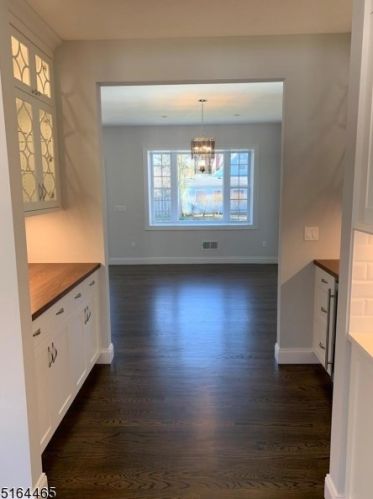 9 Dogwood Ter, Livingston NJ  07039-3601 exterior