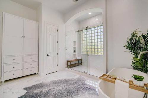 11513 Firethorn Ct, Austin TX 78732-2231 exterior