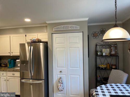 8124 Brightridge Ct, Ellicott MD 21043-6988 exterior