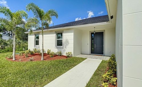 2588 Edgarce St, Fort Pierce FL  34953-2726 exterior